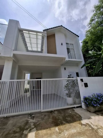 บ้านเดี่ยว 2 ชั้น สไตล์มินิมอล นอร์ดิก ใกล้ 89 พล่าซ่า  