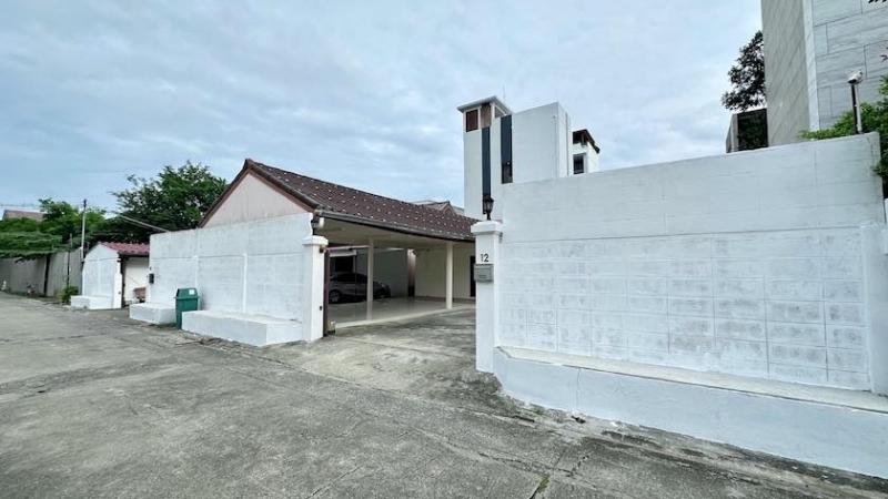 ให้เช่าบ้านเดี่ยวชั้นเดียว 220 ตรว 9 ห้องนอน ลาดพร้าว 71 ซอยนาคนิวาส 39 จอดรถกว่า 10 คัน ใกล้เลียบด่วน