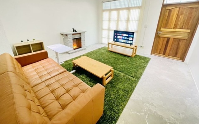 ลาซาล18-26  BTSแบริ่ง 1.3กม. โลตัส สุขุมวิท105 650 ม. ให้เช่าทาวน์เฮ้าส์สุดหรู 3 ชั้น หรูหรา  23ตร.วา. 276ตร.ม. จัดเต็มเฟอร์ฯ 3นอน 2น้ำ 