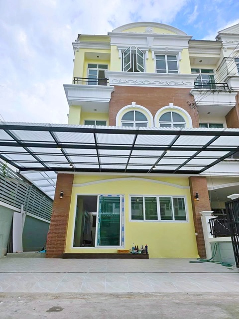 ตลาดเมืองทอง 300 ม.รพ.มงกุฏวัฒนะ 400 ม. เช่าทาวน์โฮม 3 ชั้น หลังริม 29 ตร.วา. MRT แจ้งวัฒนะ14 550 ม.349 ตร.ม.  3นอน 4 น้ำ 