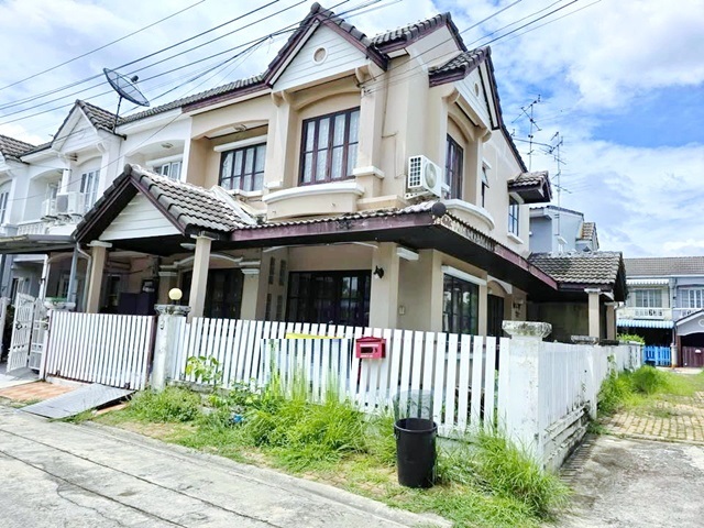 MRT คลองบางไผ่ 2 กม.บ้านกล้วย-ไทรน้อยขาย-ให้เช่าทาวน์เฮาส์ 2 ชั้นหลังมุม 4 นอน  2 น้ำ บิ๊กซี บางใหญ่ รร.พาณิชยการบางบัวทอง 800 ม. 