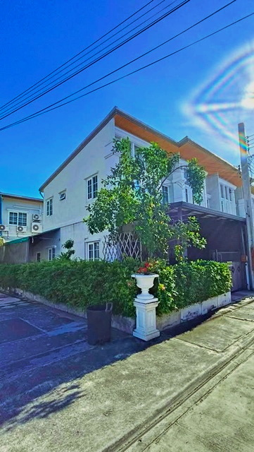 BTS ตลาดพลู 4.5 กม. รร.วัดโพธิ์ทอง 500 ม.ตลาดโอ๋เอ๋ 1.9 กม.เช่า ทาวน์เฮาส์ 2 ชั้น สุขสวัสดิ์ 30 หลังหัวมุม  จัดเต็มเฟอร์ฯ 3 นอน 2 น้ำ  