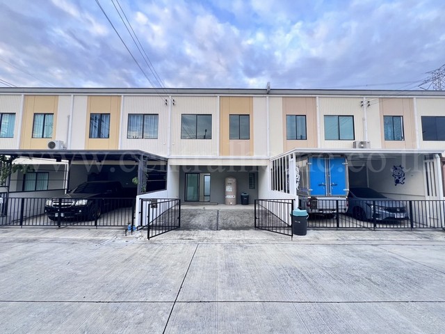 ทาวน์เฮ้าส์ เดอะคอนเนค 55 กรุงเทพ - ปทุมธานี 2 บ้านใหม่ยังไม่เคยเข้าอยู่