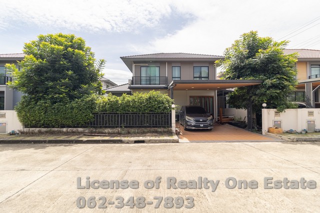 M11838ขายบ้านเดี่ยวโครงการเพฟ รังสิตคลองสี่  ธัญบุรี ปทุมธานี – ขายขาดทุน ถูกกว่าในโครงการ“บ้านเดี่ยวหลังนี้ ขายขาดทุนจริง! ถูกกว่าราคาตลาดหลายแสน ใครเห็นก่อน มีสิทธิ์ก่อน!”บ้านเดี่ยวสวย สภาพดีมาก ในหมู่บ้าน Pave รังสิต คลอง 4 ทำเลศักยภาพใกล้เมือง เดินทางเข้าออกสะดวกตัวบ้านขนาด 60.1 ตารางวา พื้นที่ใช้สอย 167 ตารางเมตรออกแบบลงตัว โปร่งโล่ง พร้อมฟังก์ชันครบตอบโจทย