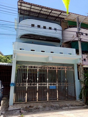 ขายด่วน ทาวน์เฮ้าส์ ห้องริม 3 ชั้น ทำเลดี ใกล้ อุทยานสวรรค์  The Walk  นครสวรรค์     ZK586 