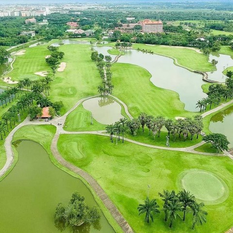 โอกาสทองสำหรับผู้ที่มองหาที่ดินทำเลดี ขายที่ดินสวย ในสนามกอล์ฟไพน์เฮิร์สท – ย่านรังสิตทำเลโดดเด่น ด้านหลังติดทั้ง ทะเลสาบและสนามกอล์ฟ บรรยากาศสงบ ร่มรื่น เหมาะอย่างยิ่งสำหรับสร้างบ้านพักอาศัย หรือบ้านพักตากอากาศสุดหรู ทำเลทอง บนพื้นที่รวม 2-0-20 ไร่แบ่งเป็น 2 โฉนด สะดวกต่อการจัดสรร ราคาเพียง ตารางวาละ 35,000 บาท ลดเหลือ 30,000 บาท/ตรว ค่าใช้จ่ายกรมที่ดินคนละครึ