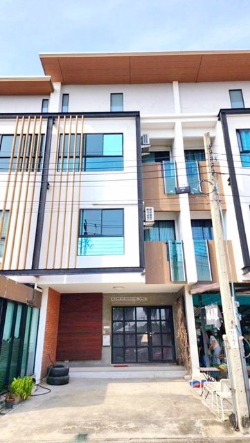 ARL สุวรรณภูมิ 2.1 กม. SUMMIT Windmill Golf ให้เช่าโฮมออฟฟิศ 3 ชั้น 265 ตร.ม. 23 ตร.วา. 3นอน ถูกที่สุดในบางนา MEGAบางนา 3 น้ำ 