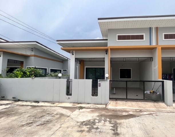 ขายบ้านแฝดมือสองปลวกแดง  โครงการเดอะคันทรี โมเดิร์นโฮม 2 ชากอ้อย ระยอง