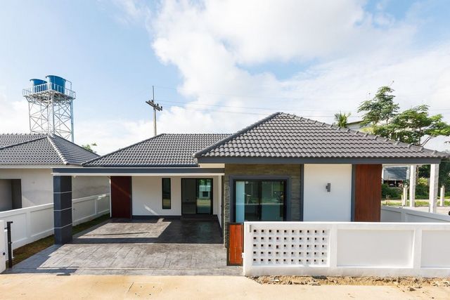 ราคาเริ่มที่ 2.59 ล้าน สันกำแพง บ้านสร้างใหม่ สไตล์โมเดิร์น-ปั้นหยา บ้านสมาร์ทโฮม มี 2 หลัง เพื่อชีวิตสะดวกสบาย เพียงปลายนิ้ว