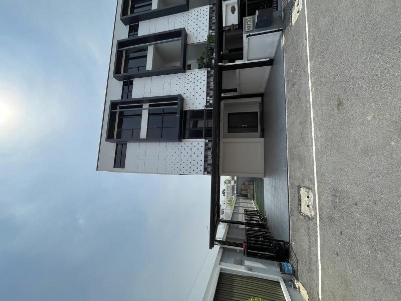 โฮมออฟฟิศรามอินทรา 62  ใกล้รพ.สินแพทย์/รถไฟฟ้าสีชมพู 900 ม.   3 ที่จอดรถ 3 ห้องนอน 4 ห้องน้ำ 4 ชั้น 48.1 ตร.ว.