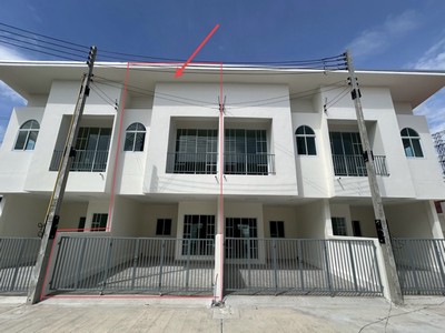 ขาย ทาวน์เฮ้าส์ 2 ชั้น สไตล์มินิมอล ในโครงการ ไพรเวท 8 (Private 8 Khao Nam Sup) ที่ออกแบบให้ใช้สอยได้ครบทุกฟังก์ชันอย่างลงตัว 