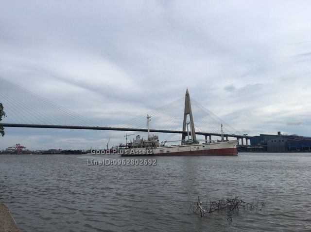 ขายที่ดินติดแม่น้ำเจ้าพระยา 23 -1-20 ไร่ พื้นที่สีม่วง เหมาะกับโรงงาน/โกดัง หน้ากว้าง 56 เมตร ติดน้ำ (สามารถสร้างท่าเรือได้) มีซอยเข้าถึงที่ดิน รถ trailer เข้าได้ ติดถนน 2 วงแหวน วงแหวนรอบนอกด้านใต้และวงแหวนอุตสาหกรรม ห่างข้างละ 500 เมตร23 ไร่ 1 งาน 20 ตรวตารางวาละ30,000 บาทราคา 279,600,000 บาท  ซอยเทศบาลสำโรงใต้21  ใกล้โรงเรียนอนุบาลมารดา ถนนปู่เจ้าสมิงพรายวัดบางหญ้าแพรก อำเภอ พระประแ