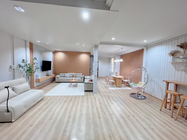 บ้านให้เช่า2ชั้นห้วยขวาง สุทธิสาร ประชาราษฎร์บำเพ็ญ รัชดา184นอน3น้ำให้เช่า65,000฿ ต่อเดือนสัญญา ขั้นต่ำ 1 ปี แรกเข้าประกัน 2เดือน+ล่วงหน้า 1 เดือนสนใจสอบถามข้อมูลเพิ่มเติม และนัดดู NH589Mobile : 099-096-4478 ,098-9566391Line ID :@Goodassetsคลิกแอดไลน์ที่ลิ้งค์ >>https://lin.ee/hCJ4ZI8We Chat : Achiwarasp#บ้านเช่า #บ้านเช่าห้วยขวาง #บ้านเช่ารัชดา #บ้านเช่าประชาราษฎร์บำเพ็ญ #บ้านเช่ากรุงเทพ#บ้านเช่าเหม่งจ๋าย #บ้านเช่าพระราม9 #ร