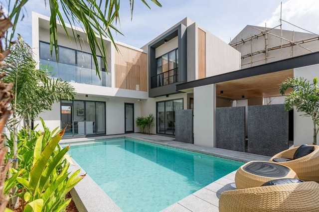 พูลวิลล่าสร้างใหม่ สไตล์โมเดิร์น ทำเลศักยภาพ โซนกาดฝรั่ง หางดง 