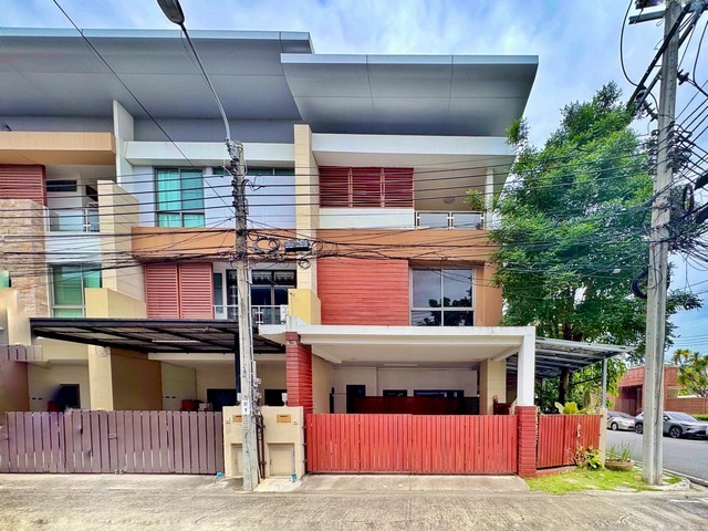 ขายโฮมออฟฟิศหลังมุม 3 ชั้น ตรงข้ามเซ็นทรัลแจ้งวัฒนะ ภัทรโมทาวน์ แจ้งวัฒนะ 19 พร้อมอยู่ 