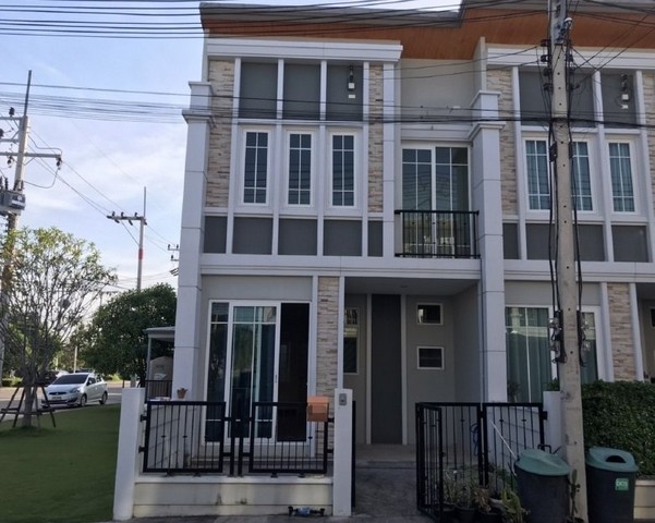 ขายทาวน์เฮ้าส์มือสองบ้านโพธิ์  โครงการโกลเด้นทาวน์ ฉะเชิงเทรา-บ้านโพธิ์ ฉะเชิงเทรา