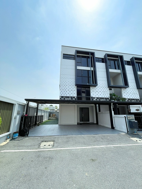 แฟชั่น700ม.  MRT คู้บอน 2 กม. ให้เช่า โฮมออฟฟิศ 4 ชั้น หลังมุม 48 ตร.วา. 760 ตร.ม. เดอะพรอมานาด 700 ม.