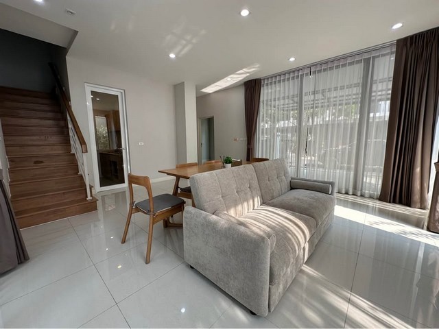 ให้เช่าบ้านแฝดหลังมุม3 ชั้น ใกล้The Walk เกษตร-นวมินทร์, เซ็นทรัลเฟสติวัล อีสต์วิลล์ บ้านกลางเมือง Classe เอกมัย-รามอินทรา สุคนธสวัสดิ์