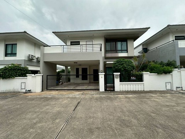 บ้านใหม่เอี่ยม สไตล์โมเดิร์น บ้านให้เช่า เดอะคอมพลีท ศรีราชา ใกล้ เจ-พาร์ค TP-H1844