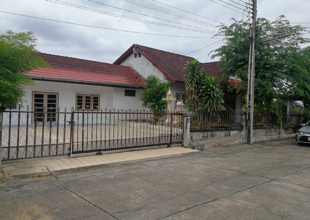 ขายบ้านเดี่ยวมือสองพานทอง      โครงการสุขกมล ชลบุรี