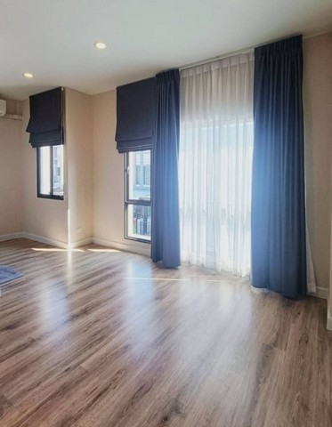 ขายทาวน์โฮม Verve Rama 5 เวิร์ฟ พระราม 5  ทาวน์โฮม จาก SC Asset สไตล์ Modern Loft (โครงการสร้างใหม่)3 ห้องนอน  2 ห้องน้ำ จอดรถ 1-2 คันพื้นที่ใช้สอย 119. ตร.ม.สิ่งอำนวยความสะดวกClubhouse, สระว่ายน้ำระบบเกลือ, สระเด็ก, Co-Working Space, Kid’s Room, Fitness, สวนพักผ่อน, สนามเด็กเล่น, เข้า-ออกผ่านระบบ Easy Pass ภายใต้ระบบรักษาความปลอดภัยตลอด 24 ชม.และกล้อง CCTV ทั่วทั้งโครงการสถานที่ใกล้เคียงโลตัส นครอินทร์แม็คโคร นครอินทร์เดอะวอล์