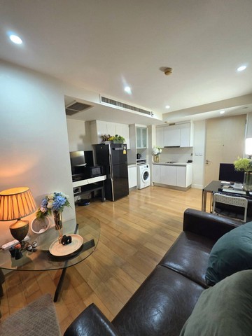 ขายคอนโด คอเลสซิโอ สาทร-พิพัฒน์ (ทำเล สะดวกสบาย คอนโดใกล้ ถนนสาทร ใกล้ BTS ช่องนนทรี )Collezio Sathorn-Pipat for sale ..คอนโดสูง 8 ชั้น 1 อาคาร 95 ยูนิตที่ตั้งโครงการ : ซ.สาทร 8 ถ.สาทรเหนือ แขวงสีลม เขตบางรัก.ห้องใหญ่ 41 ตรม. ชั้น 4  เฟอร์ครบพร้อมเครื่องใช้ไฟฟ้า============ขาย 4.25 ลบ.============สนใจ/นัดชม/สอบถามเพิ่มเติมติดต่อ K’ JOY (Ag)โทร 088-636-1662 LINE ID: @theproperty999LINE ID: 0886361662WhatsApp +66886361662