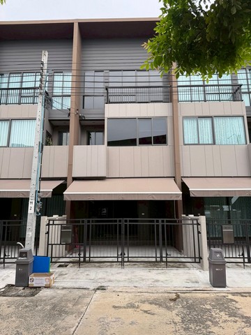 LV53318 ให้เช่า บ้านกลางเมือง บางนา-วงแหวน Baan Klang Muang Bangna-Wongwaen ไฮเอนด์ทาวน์โฮม 3 ชั้น พร้อมคลับเฮ้าส์สุดหรู