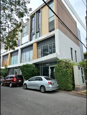  ให้เช่าทาวน์โฮม 3.5 ชั้น หลังมุม โครงการ Siamese Blossom @ Fashion รามอินทรา 64 ติดถนนใหญ่ รัชดา-รามอินทรา