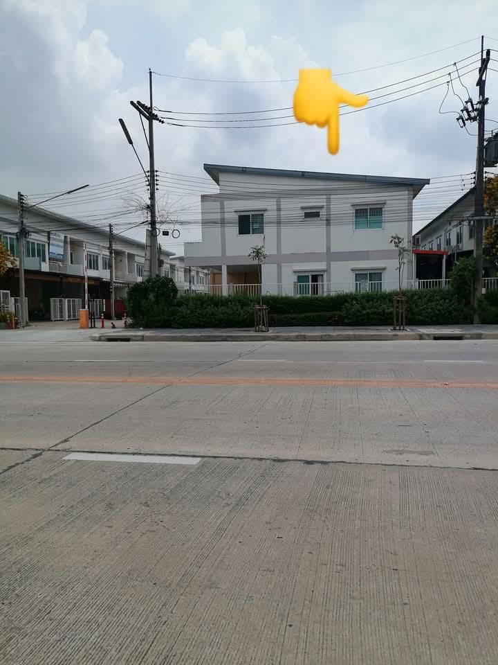 ขายทาวน์เฮ้าส์ 2 ชั้น หลังมุม ขนาดใหญ่ 33 ตร.ว. ติดถนน 4 เลน ลำลูกกา คลอง 6 จังหวัดปทุมธานี