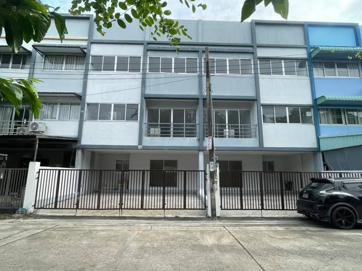 ให้เช่าทาวน์โฮมขนาดใหญ่ โครงการสัมมากร หทัยราษฎร์ 4 (คลองสามวา)