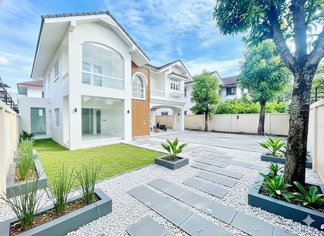 MRT น้อมเกล้า 2 กม.รร.นานาชาติฮีทฟิลด์ 2.1 กม. ตลาดซีรอ 700ม.ให้เช่าบ้านเดี่ยว 2 ชั้น  ใหม่ทั้งหลัง 92 ตร.วา.290 ตร.ม. 3น้ำ พร้อมสวน