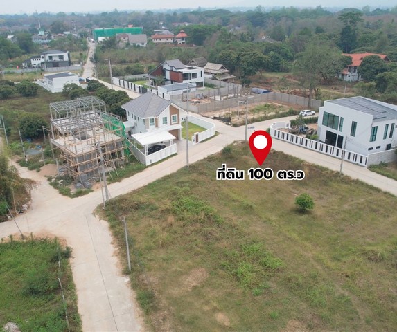 ขายที่ดินสันผีเสื้อ เมืองเชียงใหม่  ทำเลดี ใกล้ตัวเมือง ที่ดินขนาด 100 ตารางวา  ราคาเพียง 25,000 บาท/ตร.วา รวมราคาทั้งแปลง 2,500,000 บาทหากคุณกำลังมองหาที่ดินทำเลศักยภาพในเมืองเชียงใหม่ สำหรับปลูกบ้าน, โฮมออฟฟิศ หรือพูลวิลล่าในงบคุ้มค่า — ที่ดินแปลงนี้ตอบโจทย์!ตั้งอยู่ใน ย่านสันผีเสื้อ อ.เมืองเชียงใหม่ เดินทางสะดวก ใกล้ตลาด โรงพยาบาล โรงเรียนนานาชาติ จุดเด่นของทรั