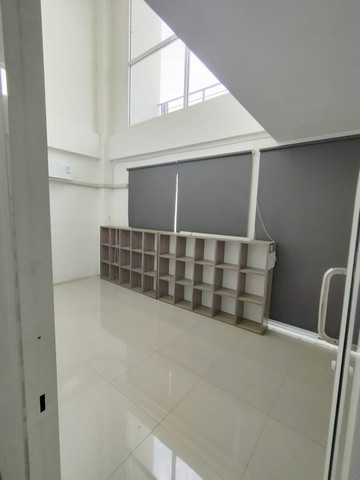 ให้เช่าโฮมออฟฟิต4ชั้นห้องมุม300ตร.ม.ย่านรามอินทราใกล้แฟชั่นไอแลนส์ MRTวงแหวนรามอินทรา