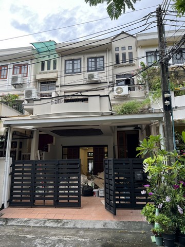 FOR RENT Townhouse in Sukhumvit 71 Newly renovated near BTS