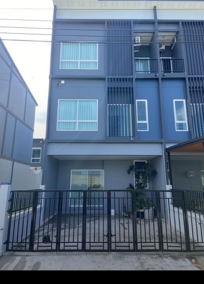 ให้เช่าทาวน์โฮมสวย 3ชั้น 25วา 4 นอน 4 น้ำ แอร์ เฟอร์ครบ ถนนพัฒนาชนบท3