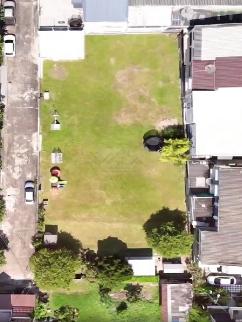 ขายที่ดินเปล่า 294 ตร.ว. ลาดพร้าว 18 (วิภาวดี 20)  ใกล้ MRT ลาดพร้าว เดินทางสะดวกเข้าออกได้หลายเส้นทาง 