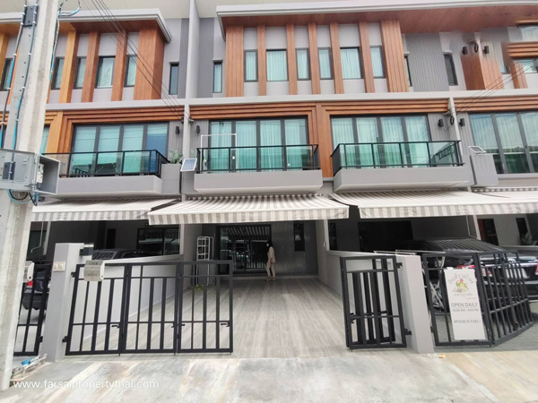 ให้เช่าทาวน์เฮ้าส์ 3ชั้น เนื้อที่ 25ตร.ว พื้นที่ใช้สอย 180 ตร.ม 4ห้องนอน 4ห้องน้ำ เฟอร์ครบ จอดรถ 2คัน ถนนพัฒนาการตัดใหม่ ราคาเช่า 40,000 บ/ด