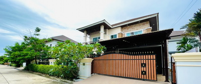 รหัสทรัพย์ : L#97161  (L580667)บ้านเดี่ยว  ดิ แอลเลแกนซ์ เพชรเกษม 81 เนื้อที่ 102.50 ตร.ว.  2 ชั้น  3 นอน  3 น้ำ  มีสระว่ายน้ำระบบเกลือ ตกแต่งหรูหรา สิ่งอำนวยความสะดวก มีคลับเฮ้าส์ ,สระว่ายน้ำ ,สวนสาธารณะ , รปภ.  24 ชั่วโมงที่ตั้ง : โครงการ ดิ แอลเลแกนซ์ เพชรเกษม 81 แขวงหนองแขม เขตหนองแขม กทม.ราคาขาย 4,800,000 บาทสถานที่ใกล้เคียง1.บิ๊กซี เพชรเกษม ,บิ๊กซีหนองแขม                    2.โรงเรียนสารสาสน์วิเทศ บางบอน   