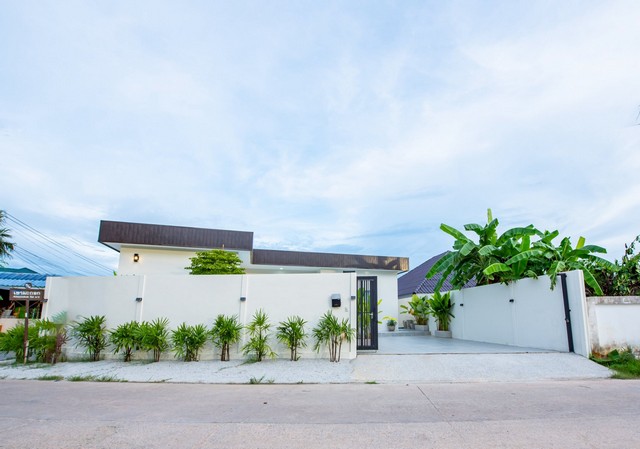 ขายบ้านเดี่ยวสร้างใหม่ เขามะกอก2 เมืองพัทยา อำเภอบางละมุง จ.ชลบุรี ที่ดิน 55 ตร.ว พร้อมสระว่ายน้ำส่วนตัว