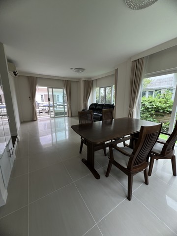 ขาย / ปล่อยเช่า บ้านเดี่ยว รีโนเวทใหม่พร้อมอยู่ หมู่บ้านสราญสิริ ท่าข้าม – พระราม 2บ้านสวยสภาพใหม่ รีโนเวททั้งหลัง พร้อมเข้าอยู่ทันที ทำเลดี เดินทางสะดวก เข้าออกได้หลายเส้นทาง ทั้งพระราม 2 – กาญจนาภิเษก และใกล้ทางด่วน เหมาะทั้งอยู่อาศัยและลงทุน ปล่อยเช่าก็คุ้มค่าที่ตั้ง: หมู่บ้านสราญสิริ ท่าข้าม – พระราม 2ทำเลศักยภาพ รายล้อมด้วยสิ่งอำนวยความสะดวกครบครั