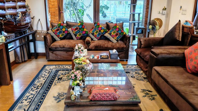 ขายบ้านพร้อมที่ดิน แม่ริม เชียงใหม่  164 ตรว. หลังใหญ่ ฟังก์ชันครบ พร้อมเข้าอยู่ ที่ตั้ง: ตำบลริมใต้ อำเภอแม่ริม จังหวัดเชียงใหม่ 50180 ราคา 15.9 ล้านบาท(ผู้ซื้อ–ผู้ขาย โอนคนละครึ่ง) รายละเอียดทรัพย์ ที่ดิน 164 ตารางวา 3 ห้องนอน 5 ห้องน้ำ 1 ห้อง Walk-in Closet 1 ห้องรับแขก 1 ห้องทำงาน 1 ห้องครัว 1 ห้องแม่บ้าน ขายพร้อมเฟอร์นิเจอร์ + เครื่องใช้ไฟฟ้าครบ แอร์ 8 เครื่อง ทีวี 3 เครื่อง เครื่องทำ