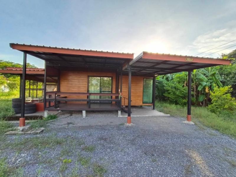 ##ขายที่ดินพร้อมบ้าน 2 ไร่ ใกล้ ที่ว่าการอำเภอหนองโดน อ.หนองโดน จ.สระบุรีโซน : อ.หนองโดน  จ.สระบุรีที่ตั้ง :  ต.หนองโดน  อ.หนองโดน  จ.สระบุรีลักษณะโดยทั่วไป- ขายที่ดิน 2 แปลง พร้อมบ้าน, ใกล้ที่ว่าการอำเภอหนองโดน- เนื้อที่  2  ไร่, ใกล้ สำนักงานเกษตรอำเภอหนองโดน- หน้ากว้าง  49 ม.  ลึก  76 ม.- ติดถนนหลัก เส้นหนองโดน-บ้านหมอ- ตั้งในแหล่งชุมชน ไฟฟ้า น้ำ พร้อม หิ้วกระเป๋าใบเดียวอยู่ได