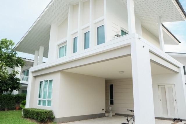 ให้เช่า บ้านเดี่ยว 2 ชั้น ย่าน ปัญญา อินทรา หมู่บ้านฮาบิเทีย โมทีฟ ใกล้สโมสร สามารถเดินหรือปั่นจักรยานได้