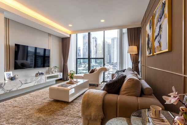 Modern 2 Bedrooms Condo with City View at Wyndham Residence
