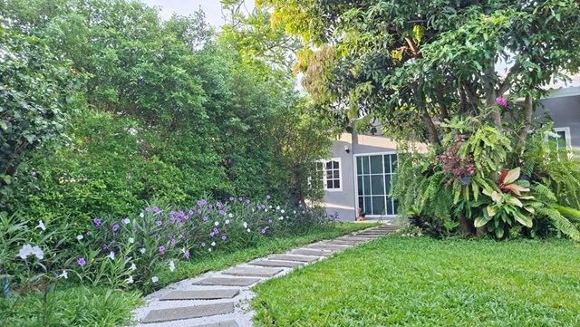 Big C แปลงยาว ให้เช่าบ้านเดี่ยวชั้นเดียวสุดหรู หลังใหญ่ 100 ตร.ว. ฉะเชิงเทรา ตลาดวันไนท์เกตเวย์ 2.1 กมแยกนิคมเกตเวย์ วัดกุฎชี 100 ม.