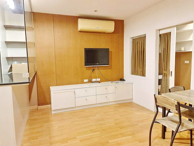 BTS เซนต์หลุยส์ 200 ม. ให้เช่าคอนโดชั้น10 47ตร.ม. 2แอร์ พร้อมเฟอร์ฯ 1 นอน  1 น้ำ เซ็นทรัล บางรัก 1.5 กม.  ถ. สาทรใต้ 