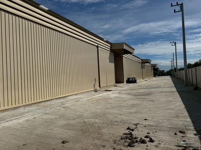 ให้เช่าอาคารโรงงาน พื้นที่ใช้สอย 875 ตารางเมตร  ตำบลคลองข่อย อำเภอปากเกล็ด นนทบุรี