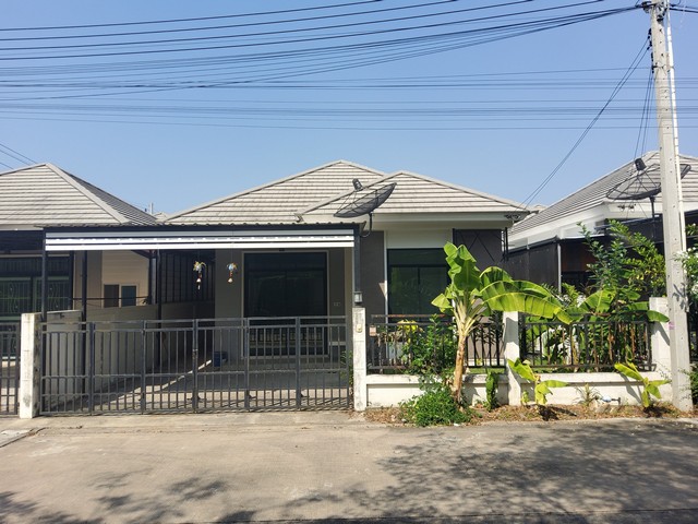 ขายบ้านแฝดมือสองศรีราชา   โครงการเดอะ เซ็นทรัล ทาวน์ บึง-ศรีราชา ชลบุรี