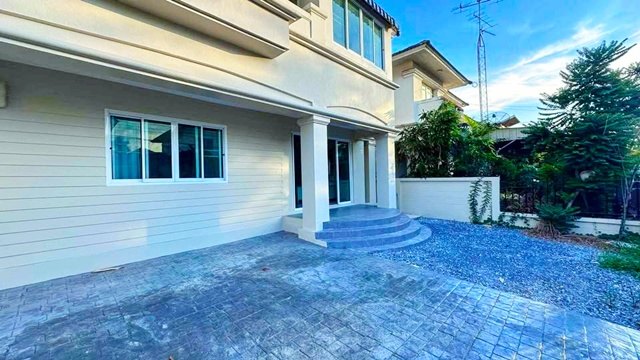 MRT มีนพัฒนา 700 ม. RIS รร.นานาชาติร่วมฤดี 2.0 กม.ให้เช่าบ้านเดี่ยว 2 ชั้น 316 ตร.ม. 100 ตร.วา.  4นอน 3 น้ำ  ตลาดน้ำขวัญเรียม 1.1 กม.ห