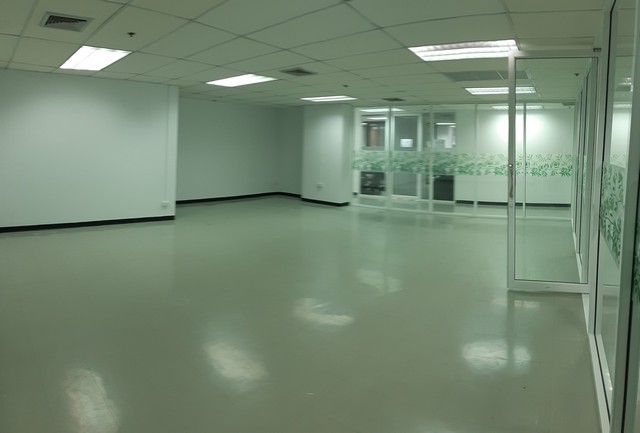 Office อาคารธารารมณ์ บิสซิเนส ทาวเวอร์ ขนาด 1 SQ.WA 1BR 35000 บาท. DEAL!!